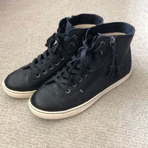 Black Leather Ugg Tennis Shoes